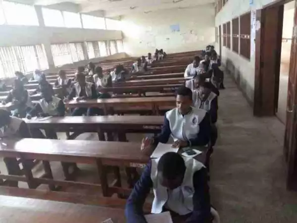  Exam Sitting Arrangement In Nnamdi Azikiwe University, Awka (Photos) 